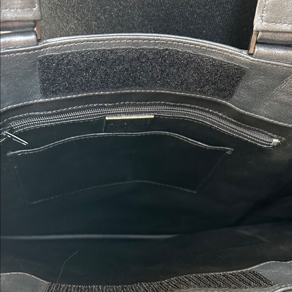 Stuart Weitzman 🩶 Silver Textured Tote Bag ( EUC) - Picture 5 of 11